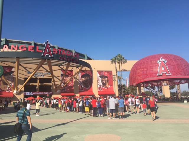 大谷選手のボブルヘッド配布試合では長蛇の列が